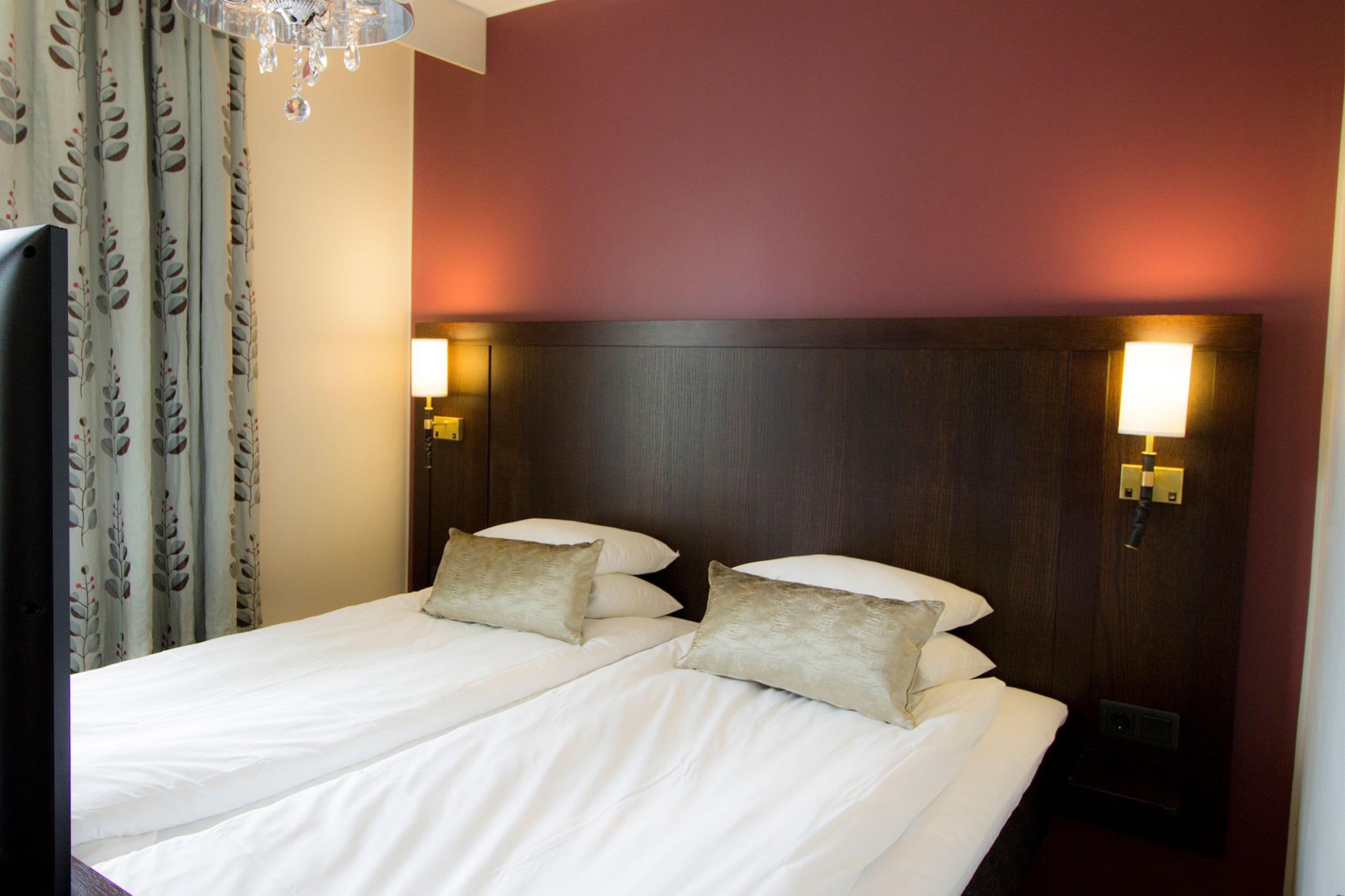 comfort family room - separate building | minibar, in-room safe, desk, laptop workspace