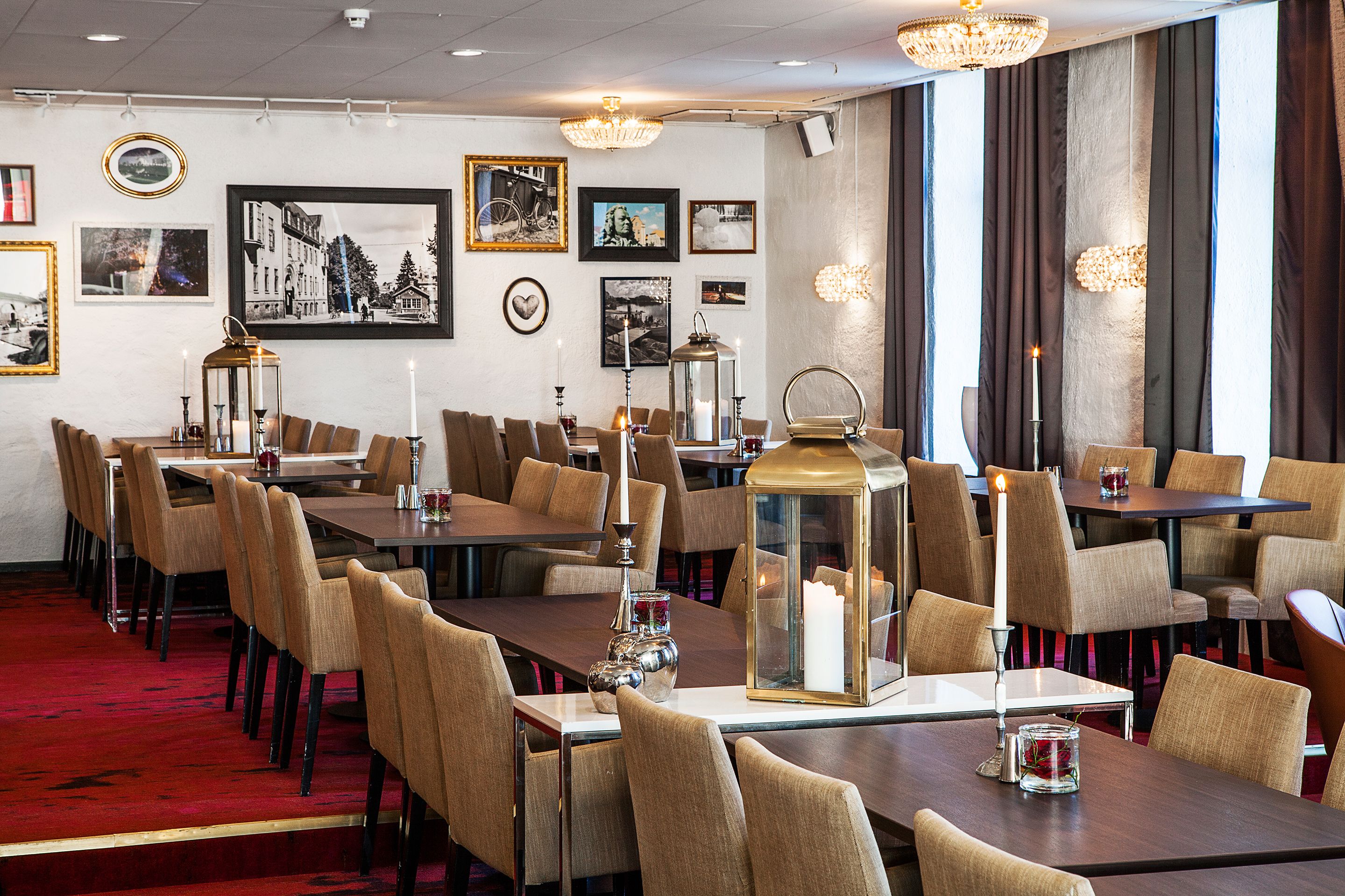 2 restaurants, breakfast, lunch, dinner served; international cuisine