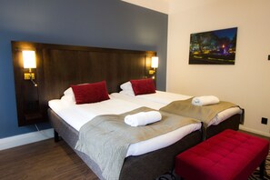 Superior Double Room | Minibar, in-room safe, desk, laptop workspace