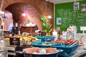 Desayuno buffet incluido todos los días 