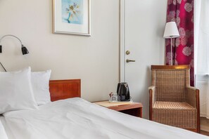 Desk, iron/ironing board, free WiFi, bed sheets