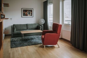 Superior Room, Non Smoking | Desk, blackout drapes, free WiFi, bed sheets