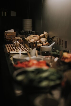 Free daily full breakfast 