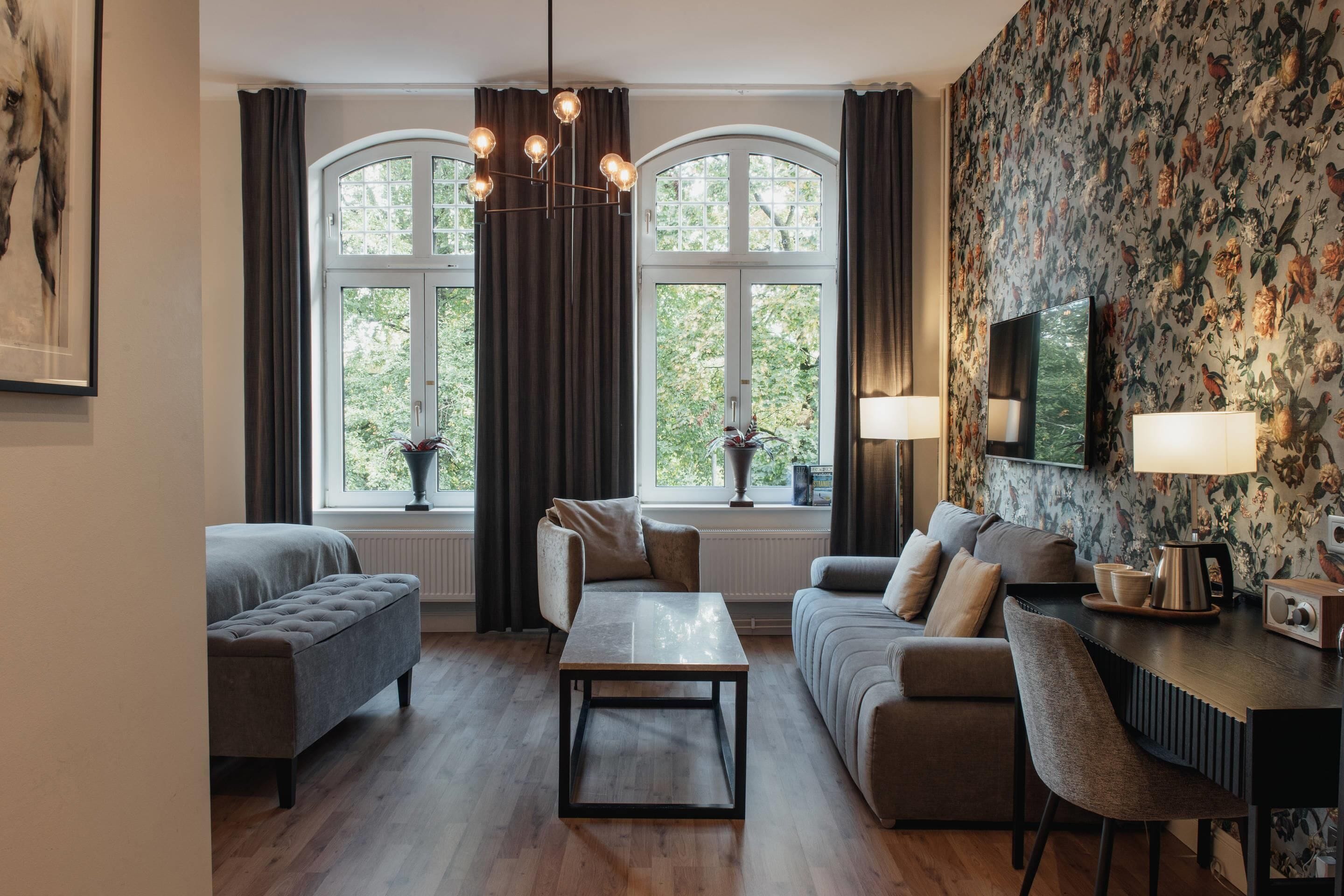 Deluxe Room, 1 Queen Bed with Sofa bed, Non Smoking