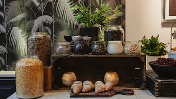 Sudah termasuk sarapan lengkap setiap hari