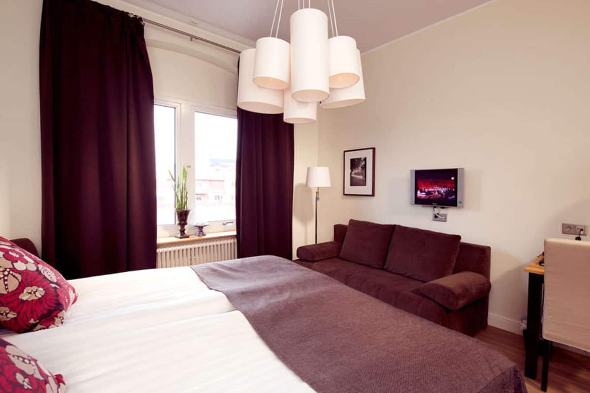 Superior Room, 2 Twin Beds | Desk, iron/ironing board, cribs/infant beds, rollaway beds