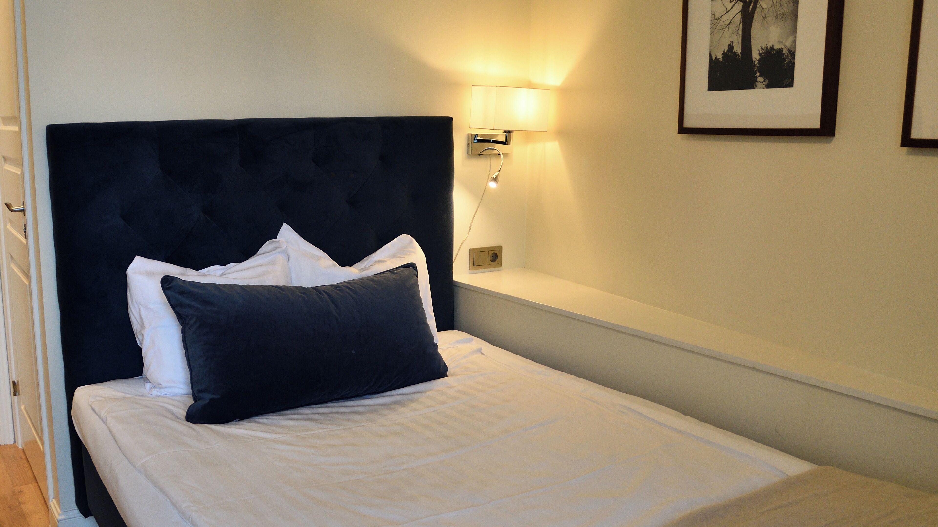 single room (compact) | desk, iron/ironing board, cots/infant beds, rollaway beds