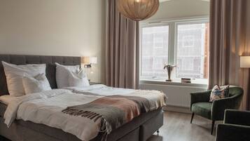 Standard Room, 2 Twin Beds | Desk, iron/ironing board, cribs/infant beds, rollaway beds