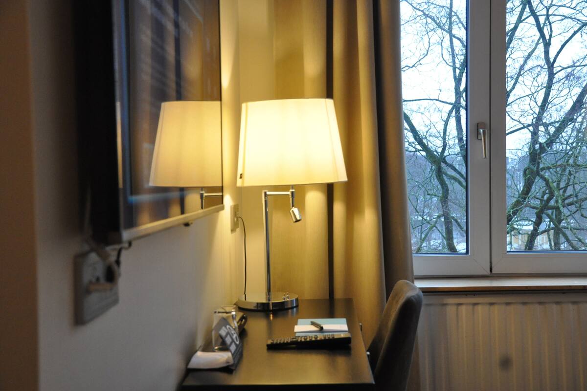 Single Room (Compact)