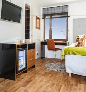 1 bedroom, individually decorated, blackout drapes, free WiFi