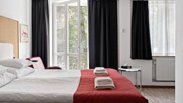 Superior Room, 1 King Bed, Non Smoking | 1 bedroom, in-room safe, individually decorated, desk