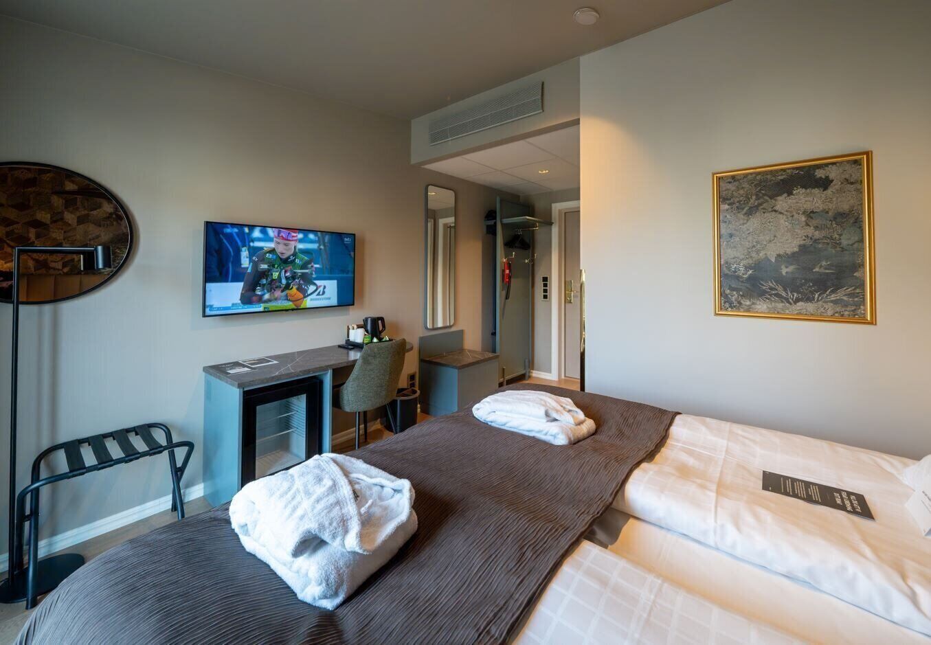 Desk, free WiFi, bed sheets