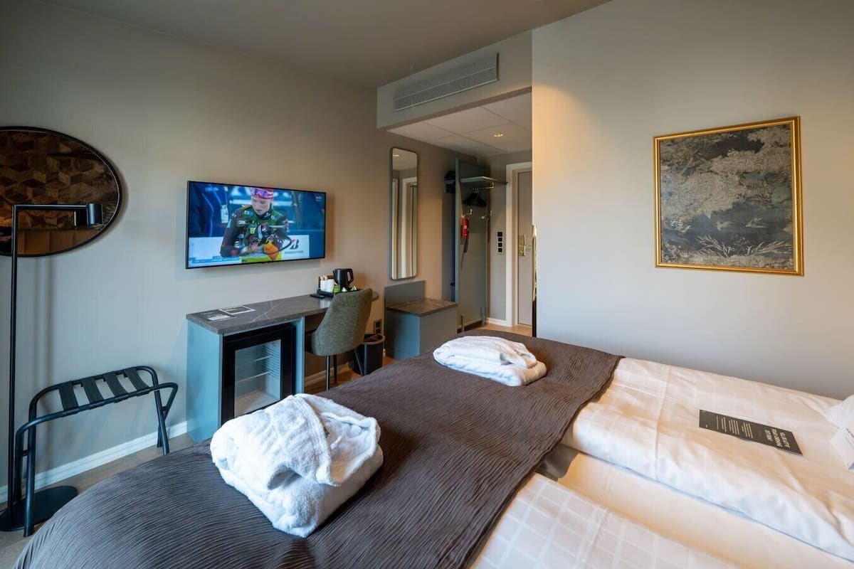 Desk, WiFi (free), bed sheets