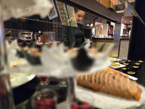 Der serveres morgenmad