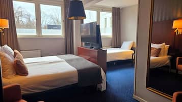 Triple Room | Premium bedding, in-room safe, desk, laptop workspace