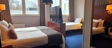 Triple Room | Premium bedding, in-room safe, desk, laptop workspace