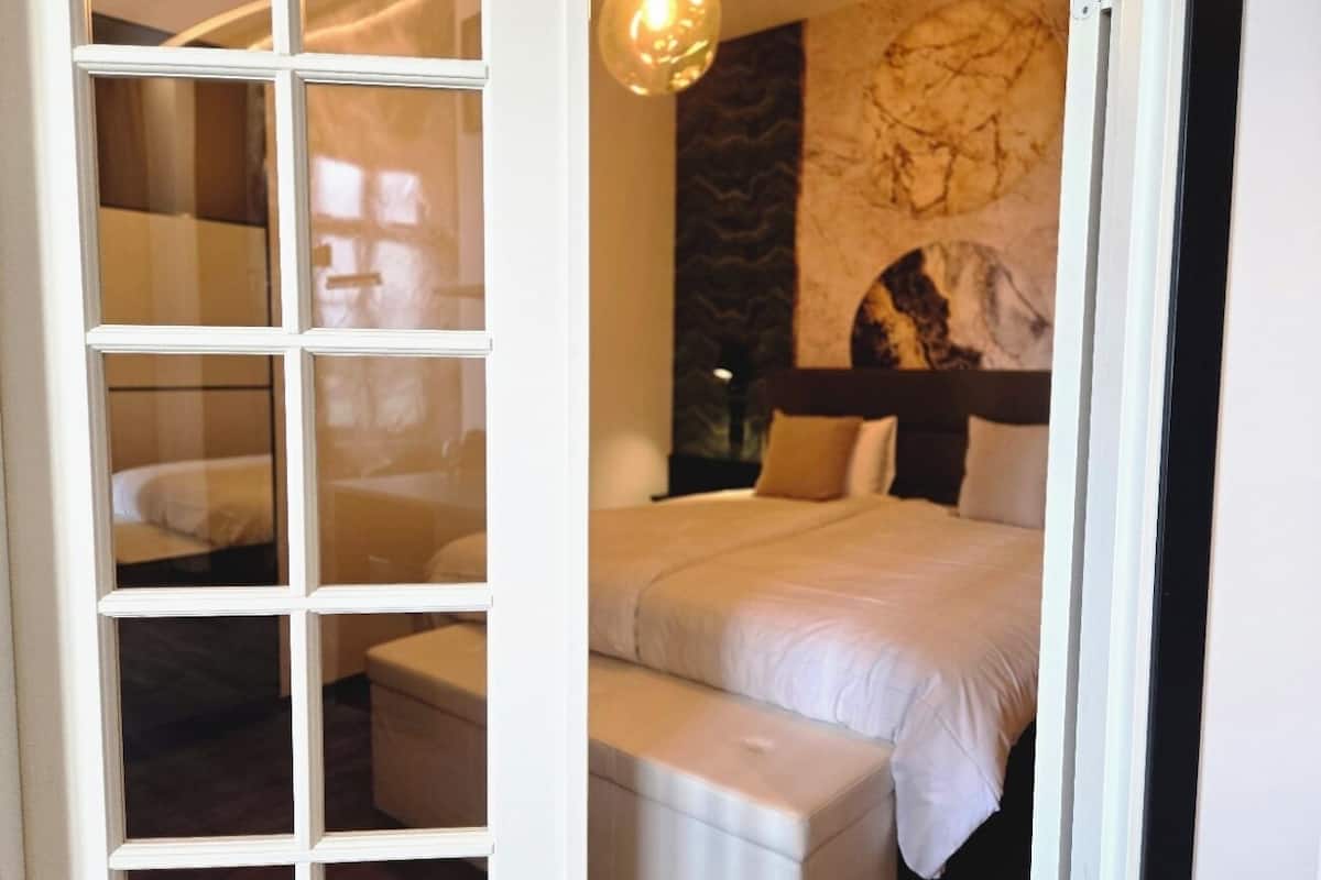 Deluxe-Suite | Hochwertige Bettwaren, Zimmersafe, Schreibtisch