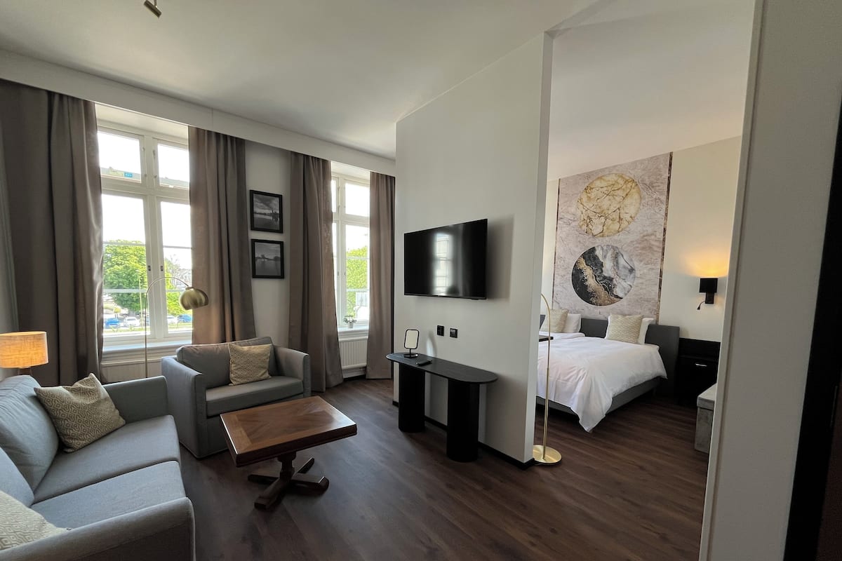 Superior Double Room | Premium bedding, in-room safe, desk, laptop workspace