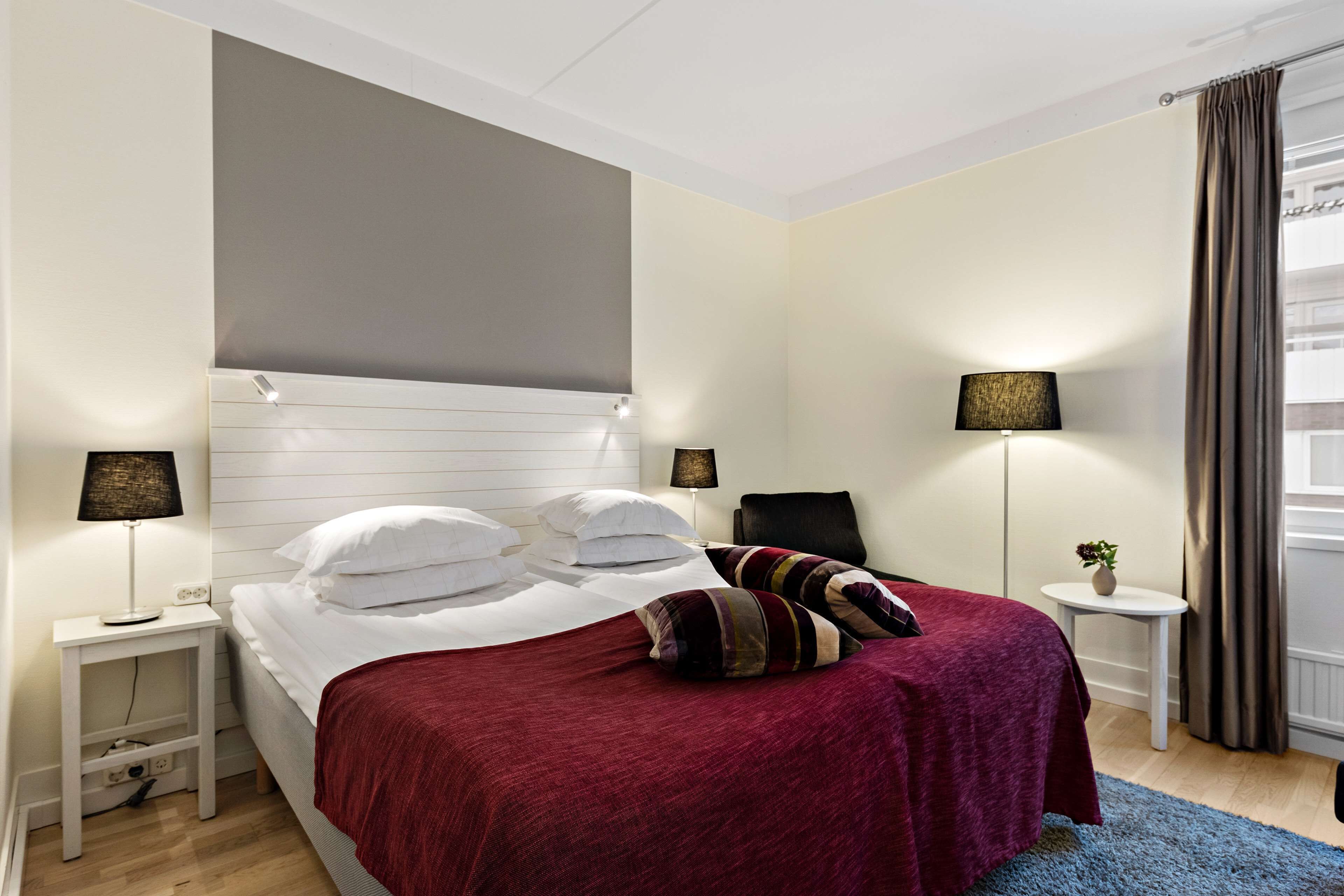 ห้องสแตนดาร์ด, เตียงใหญ่ 1 เตียง, ปลอดบุหรี่ | 1 ห้องนอน, มินิบาร์, ตู้นิรภัยในห้องพัก, โต๊ะทำงาน