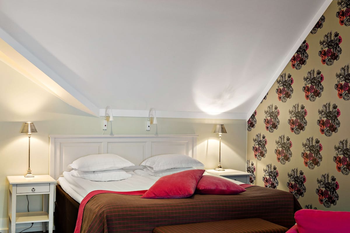 Suite Junior, 1 letto queen, non fumatori | 1 camera, minibar, cassaforte in camera, una scrivania