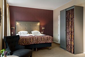 Superior Room, 1 Double Bed, Non Smoking | 1 bedroom, minibar, in-room safe, desk