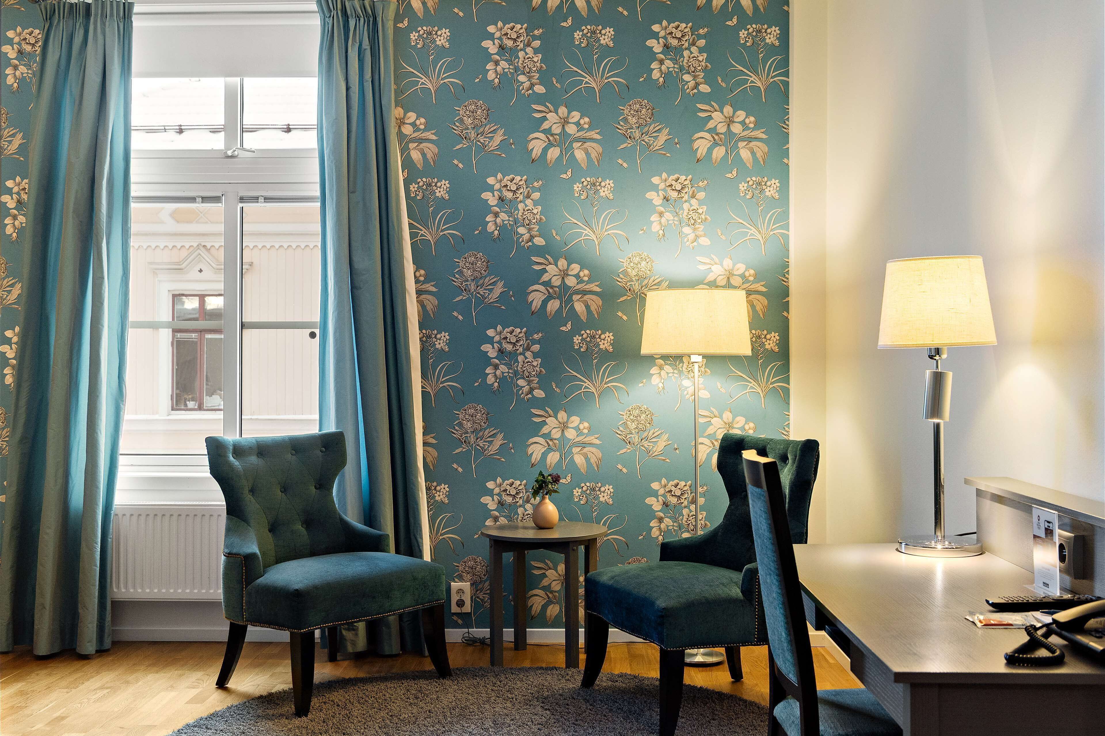 superior room, 1 double bed, non smoking | 1 bedroom, minibar, in-room safe, desk