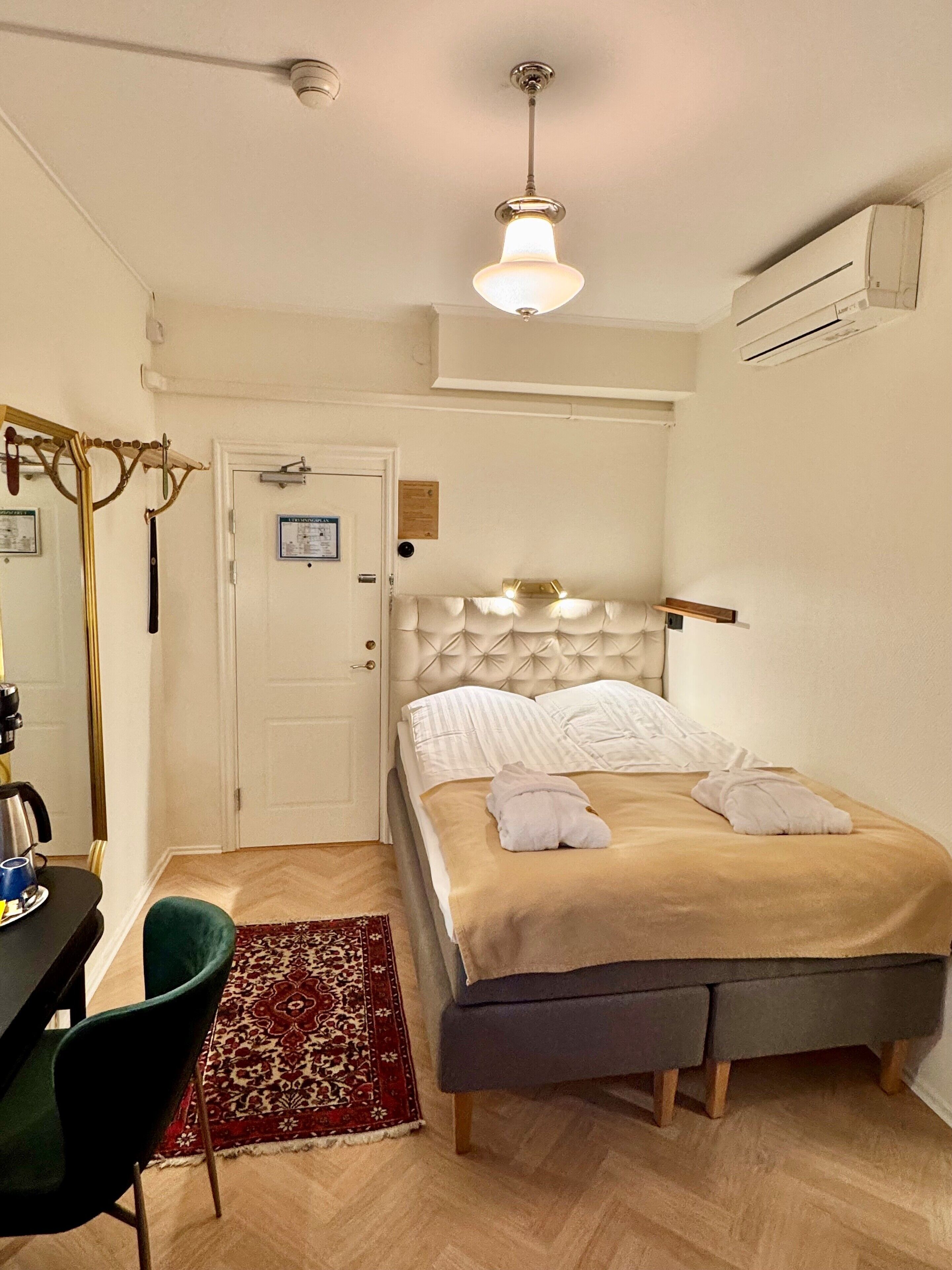 Economy Double Room, 1 Double Bed, Private Bathroom