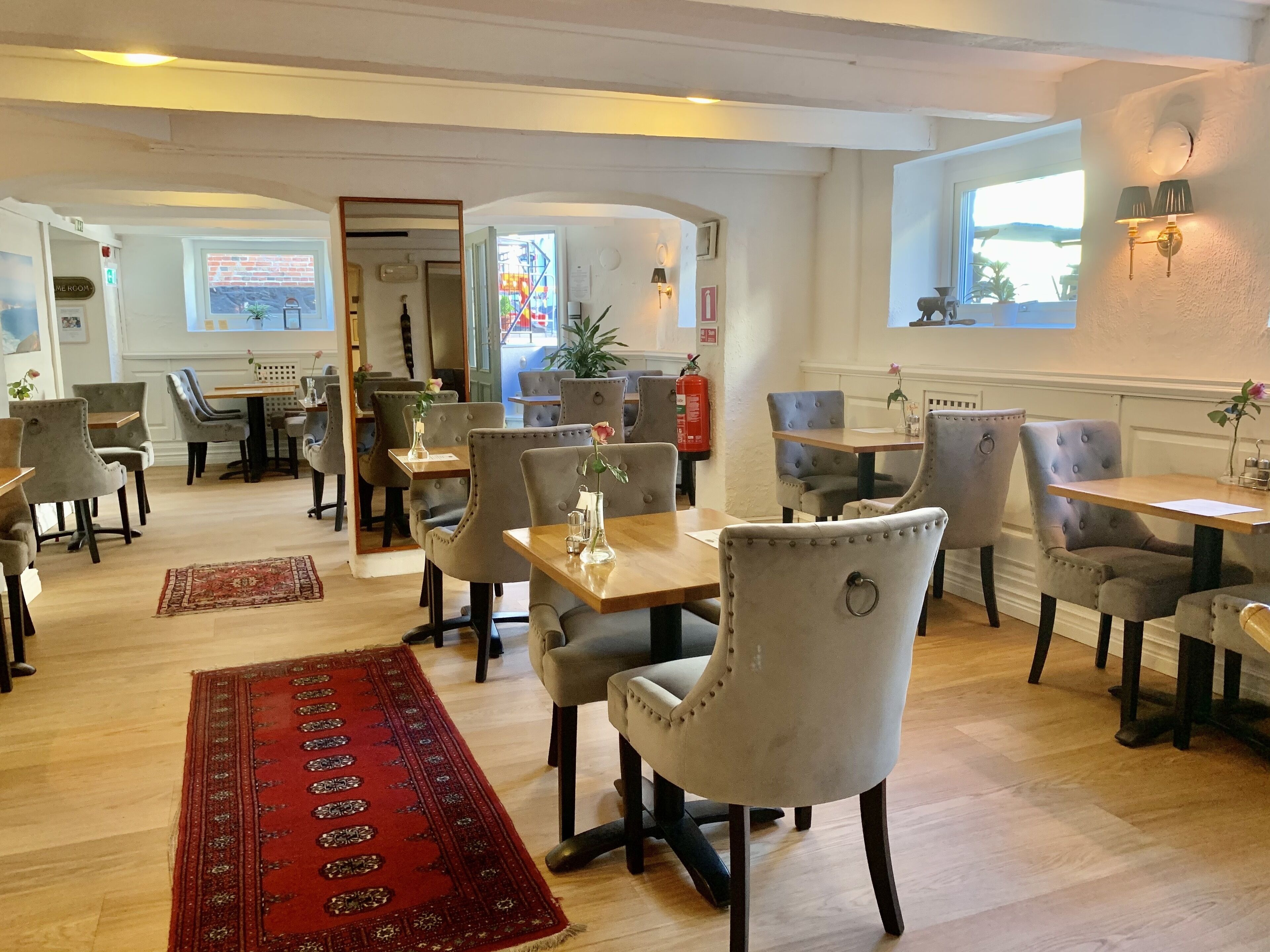 Café da manhã com buffet grátis todos os dias