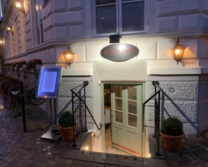 Petit déjeuner servi sur place