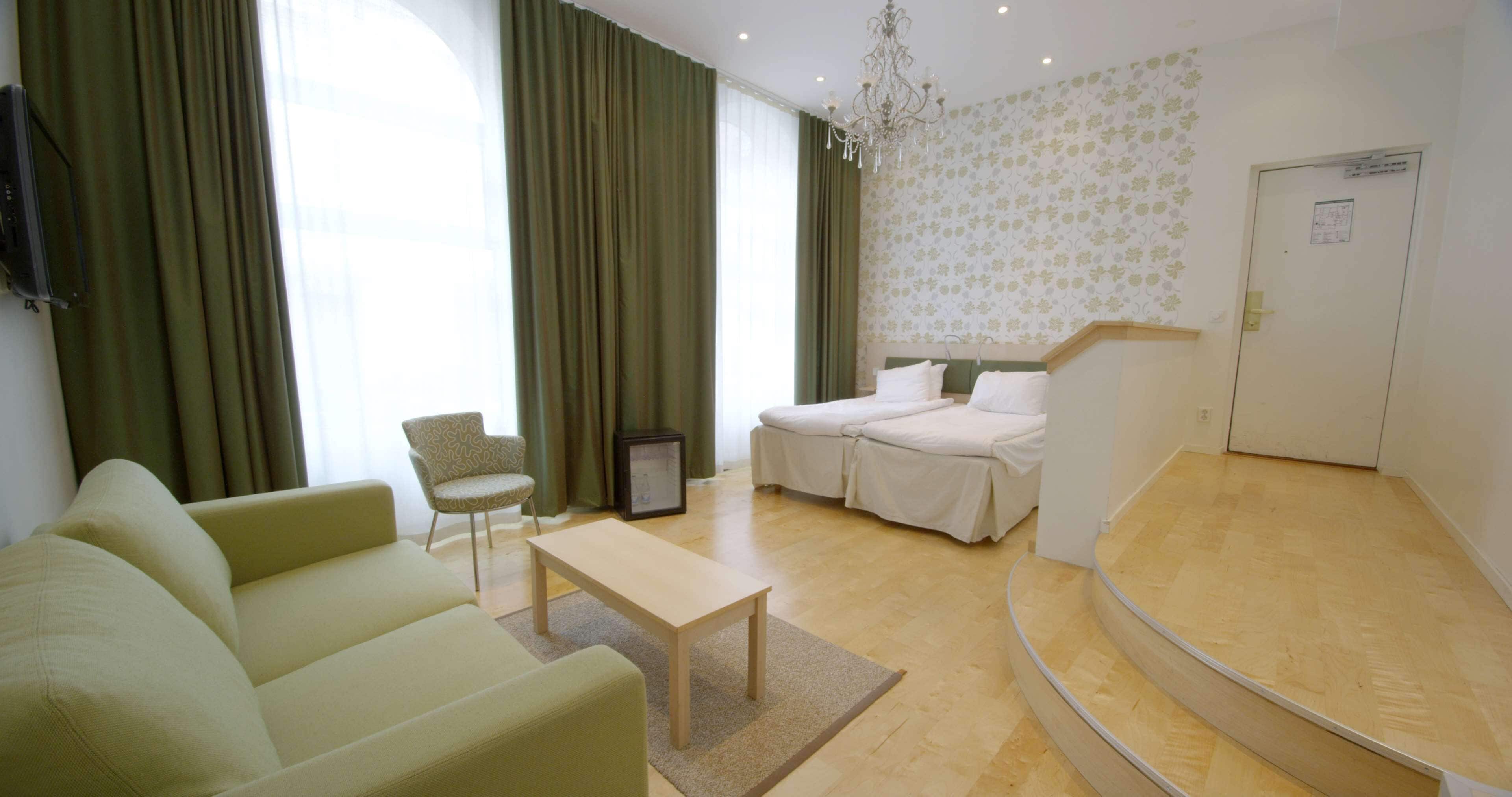 1 bedroom, minibar, in-room safe, desk