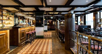 Hotel Bishops Arms Mora