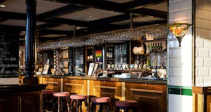 Hotel Bishops Arms Mora
