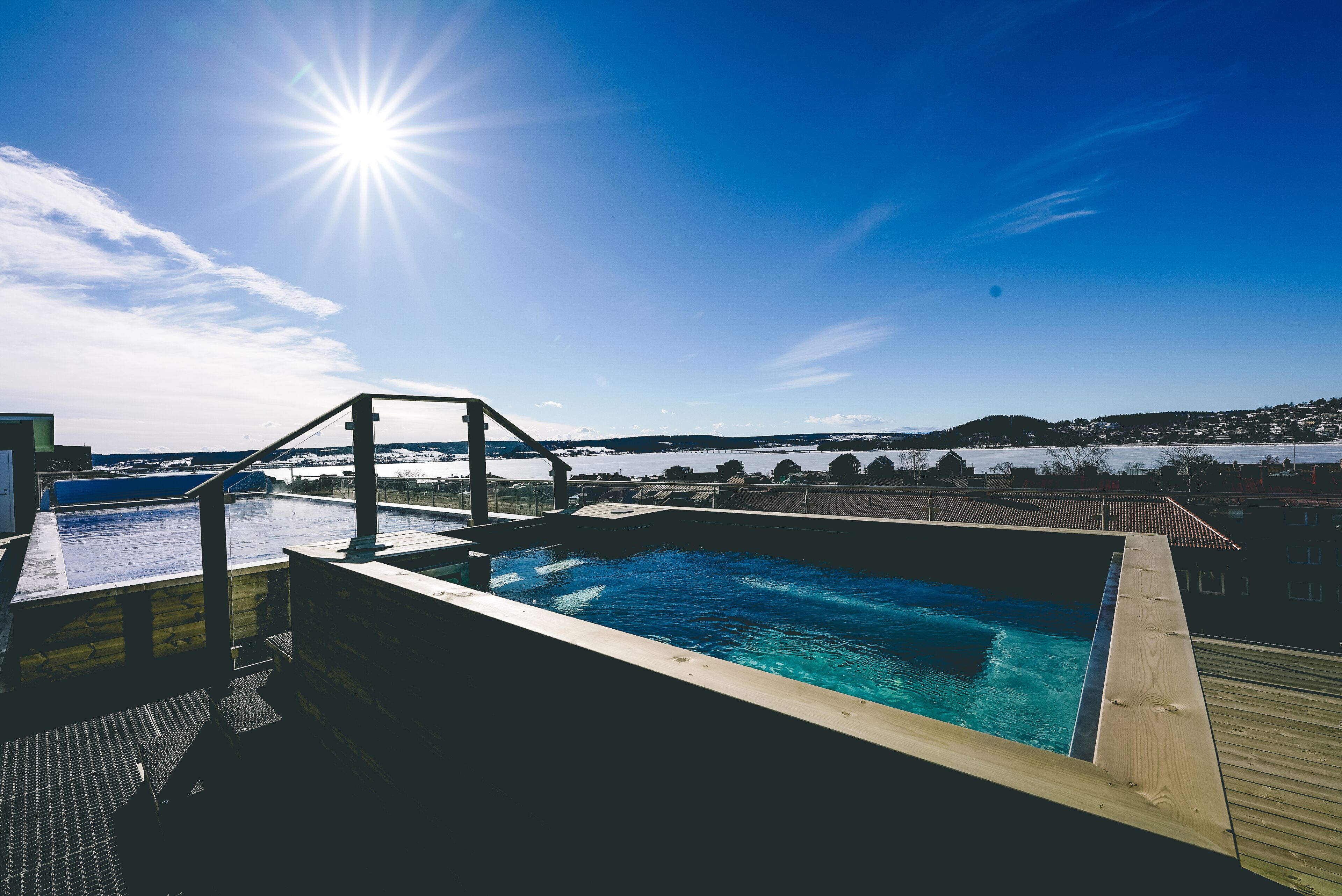 couples treatment room(s), sauna, hot tub, steam room, facials, massages