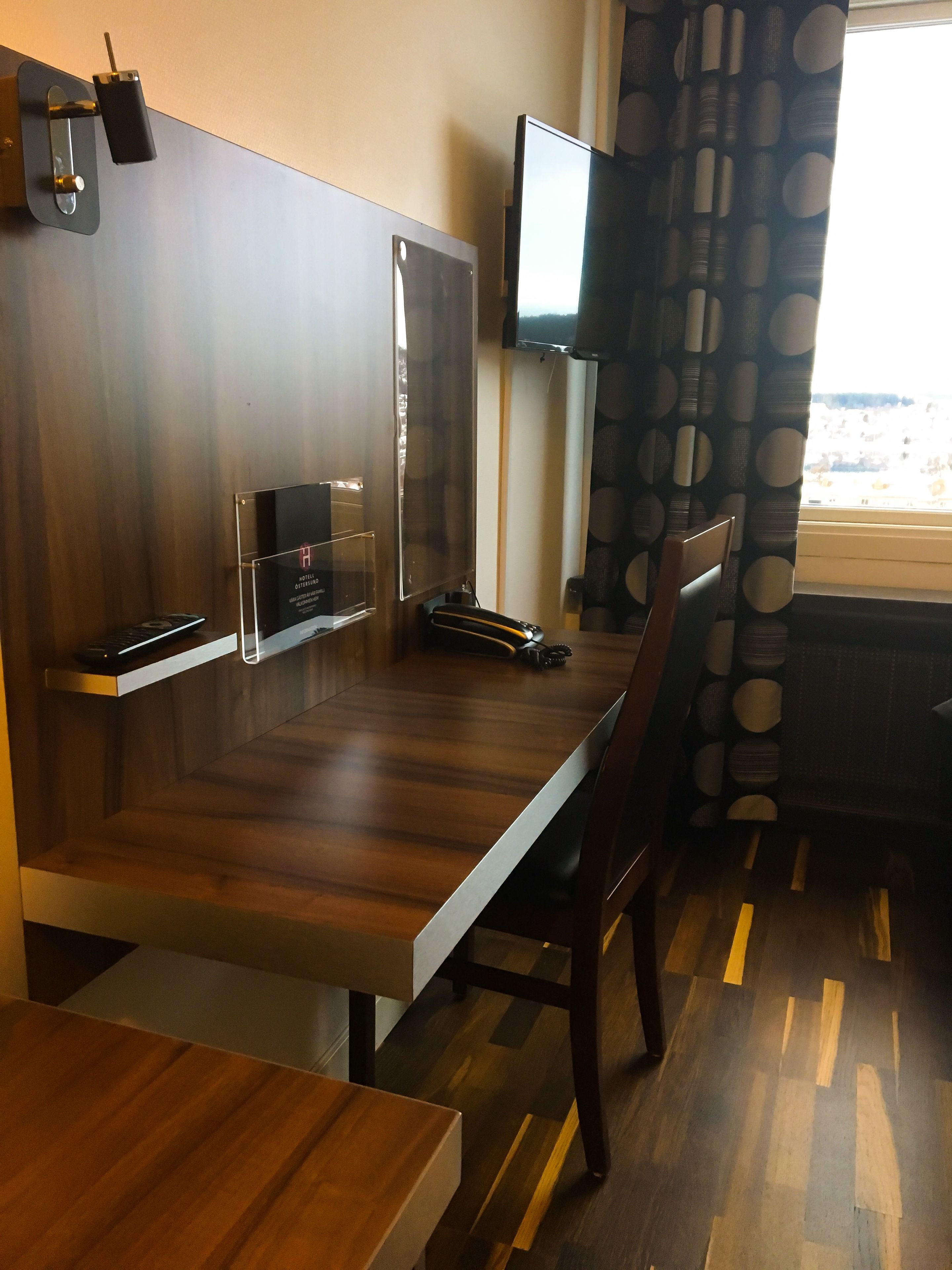 standard single room | 1 bedroom, minibar, desk, iron/ironing board