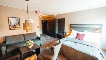 Studiosvit Junior | Minibar, skrivbord, strykjÀrn/strykbrÀda och barnsÀngar