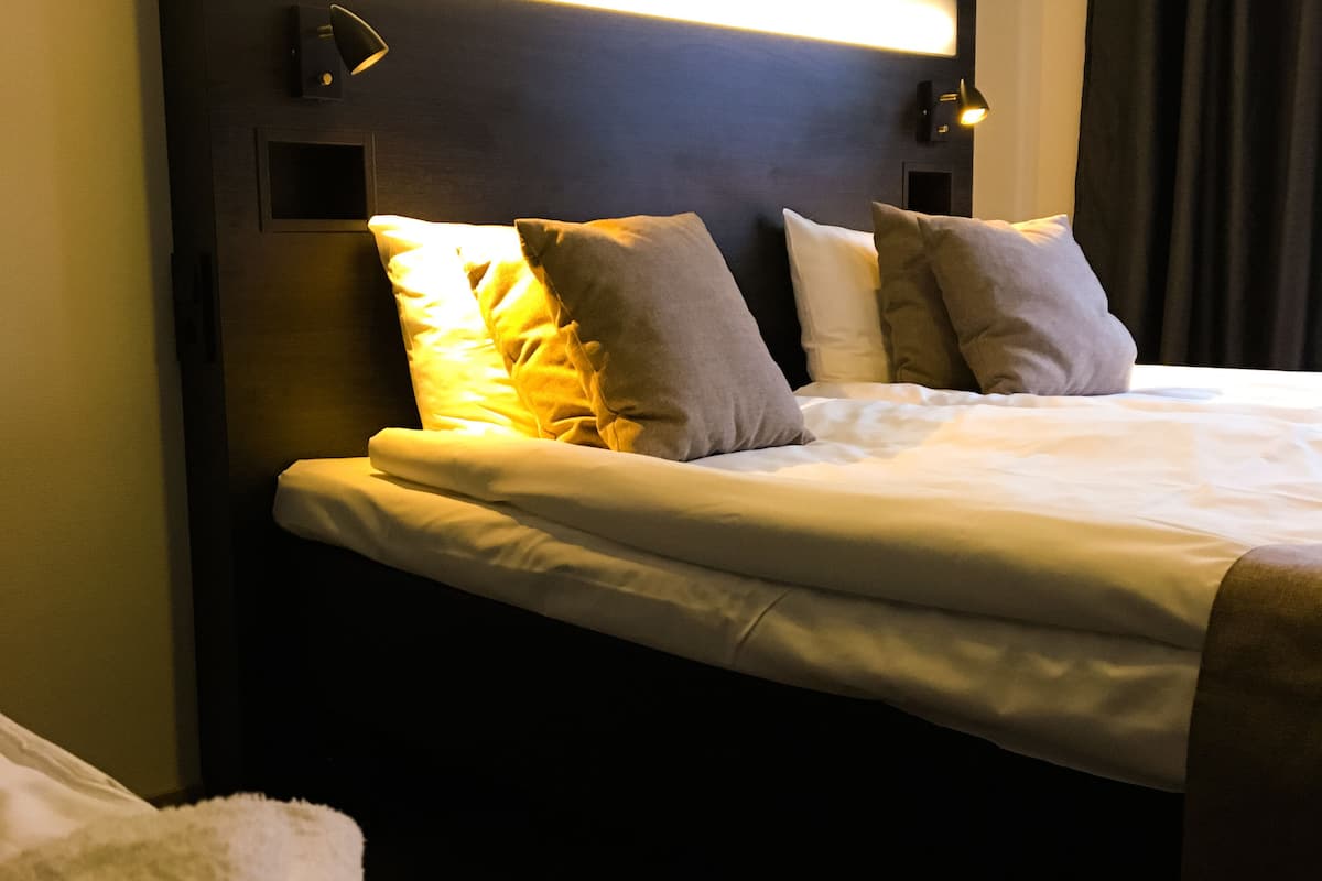 family twin room | 1 bedroom, minibar, desk, iron/ironing board