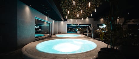 Behandlungsräume für Paare, Sauna, Whirlpool, Dampfbad