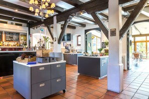 Tägliches inbegriffenes großes Frühstück
