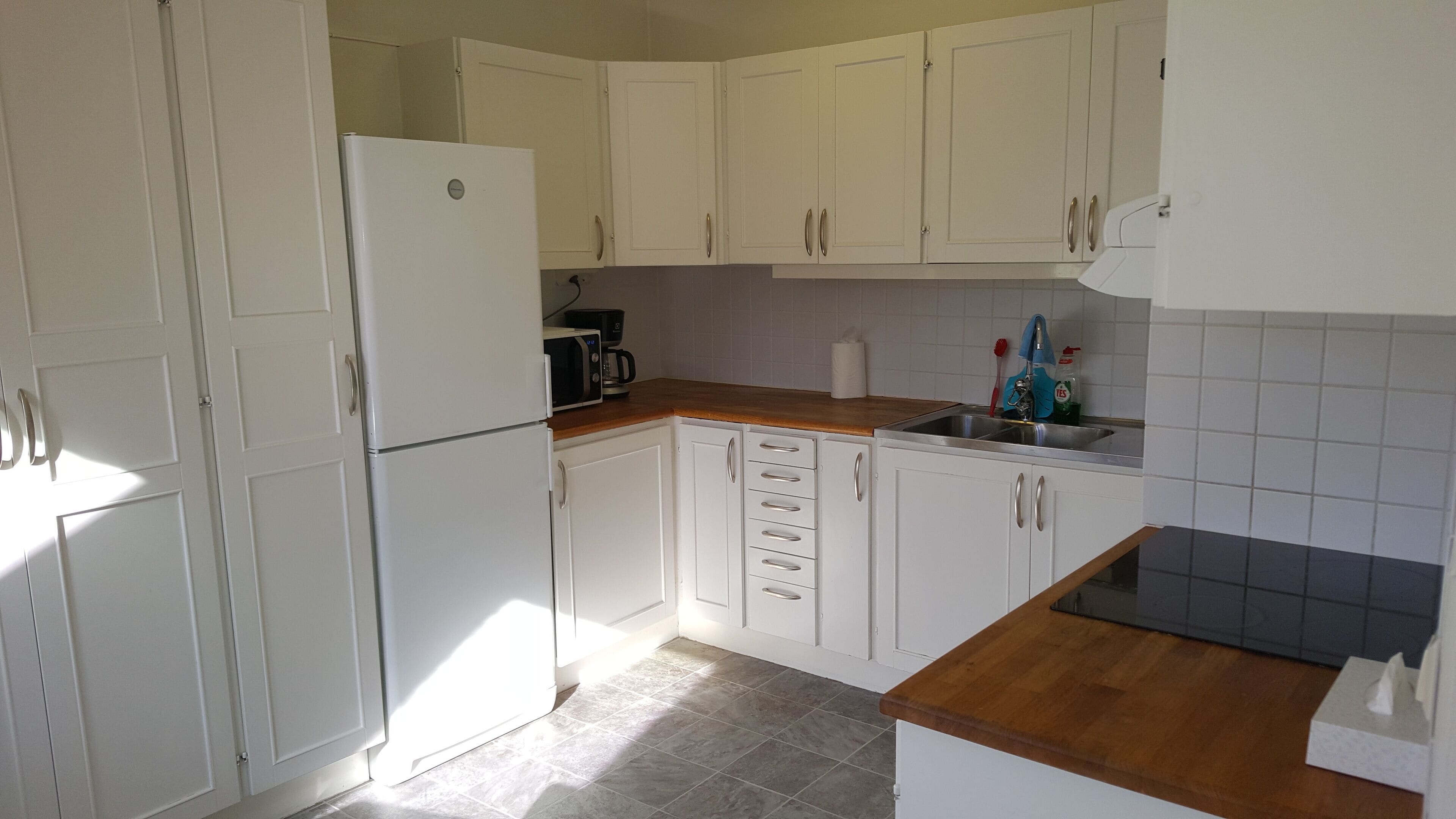 standard apartment, 2 single beds, non smoking | private kitchen | coffee/tea maker, electric kettle