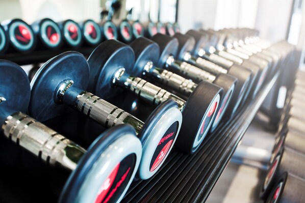 A row of dumbbells on a rack in a gym. - Best Western Plus Hotel Baltic (Sundsvall)