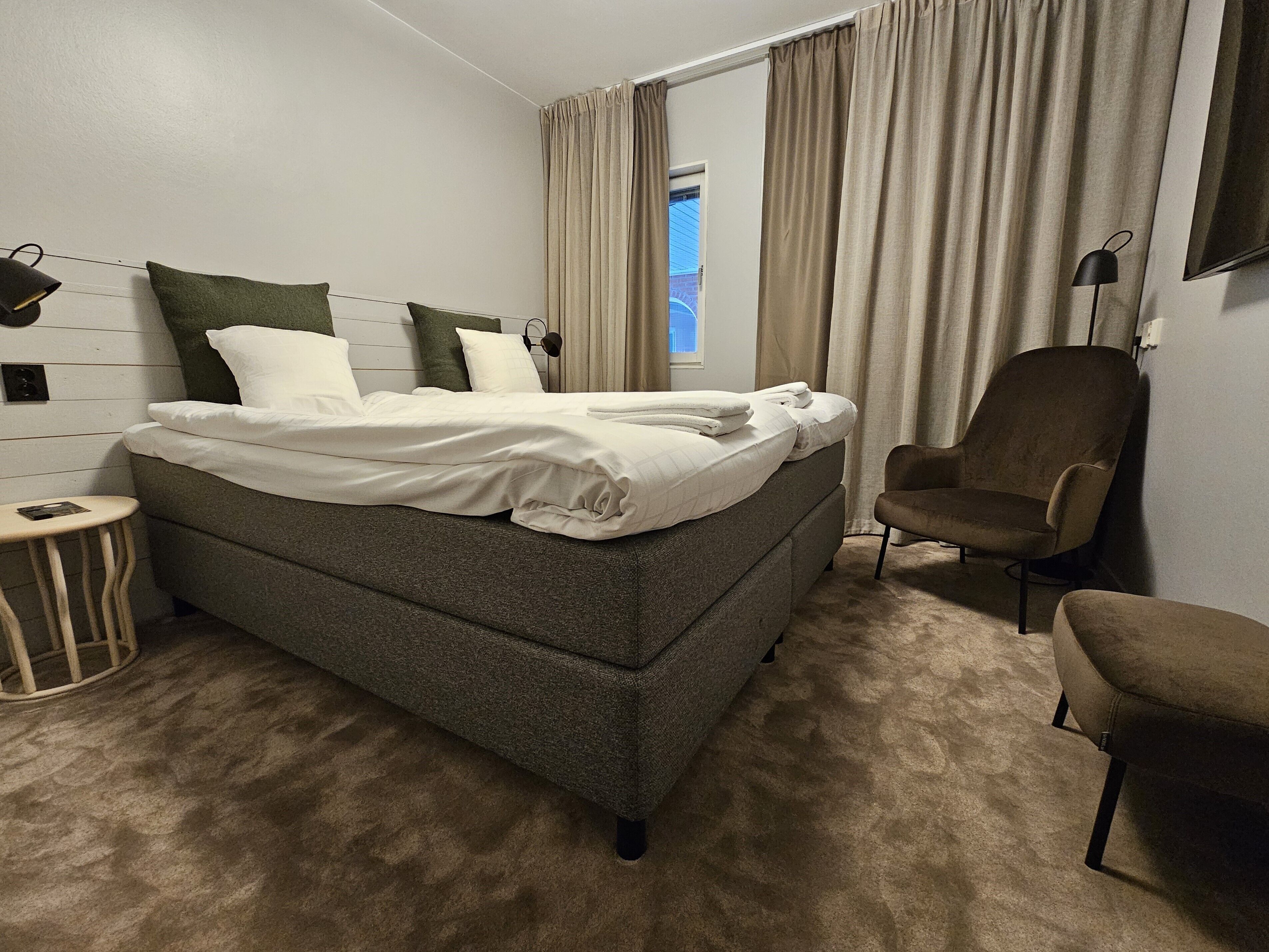 standard room | free wifi, bed sheets