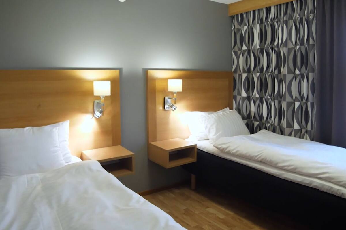 twin room | free wifi, bed sheets