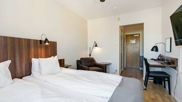 Standard Twin Room | Blackout drapes, free WiFi, bed sheets