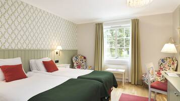 Classic Twin Room | 1 bedroom, desk, blackout curtains, iron/ironing board