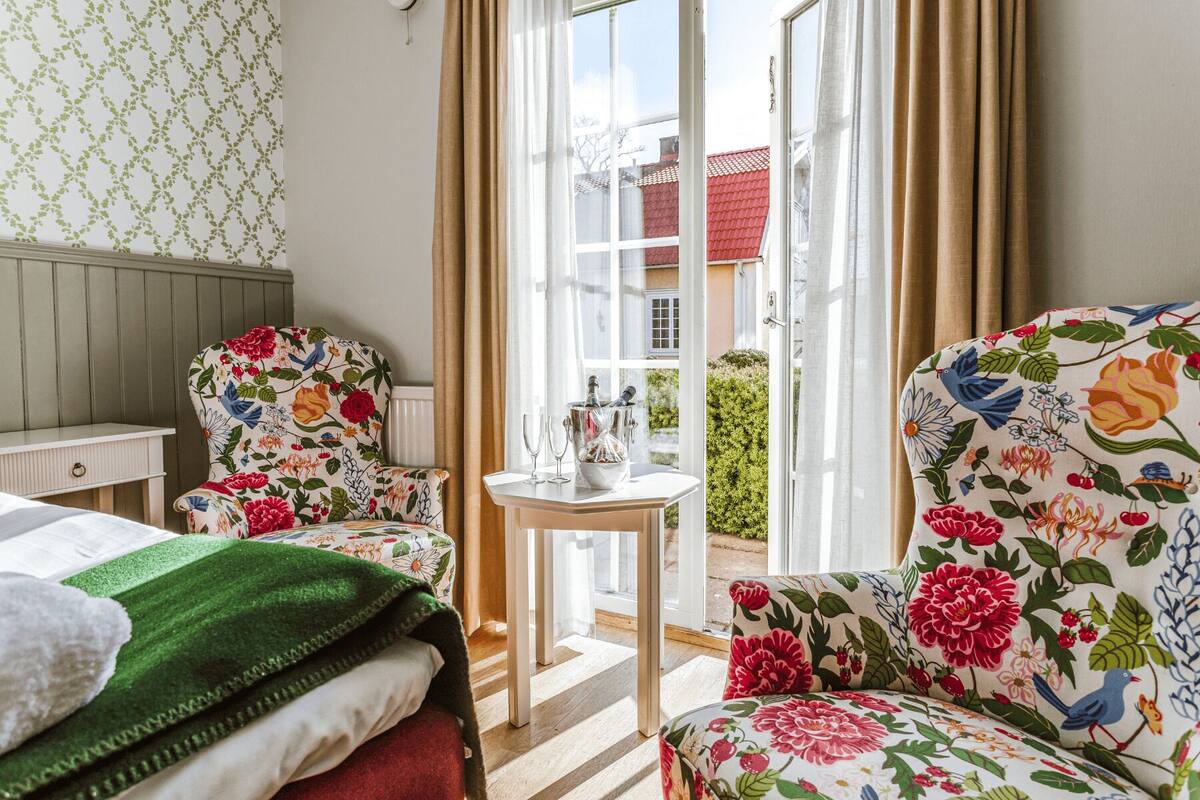 Classic Twin Room With Terrace | مكتب وستائر تعتيم ومكواة/لوح كي وواي فاي مجانًا