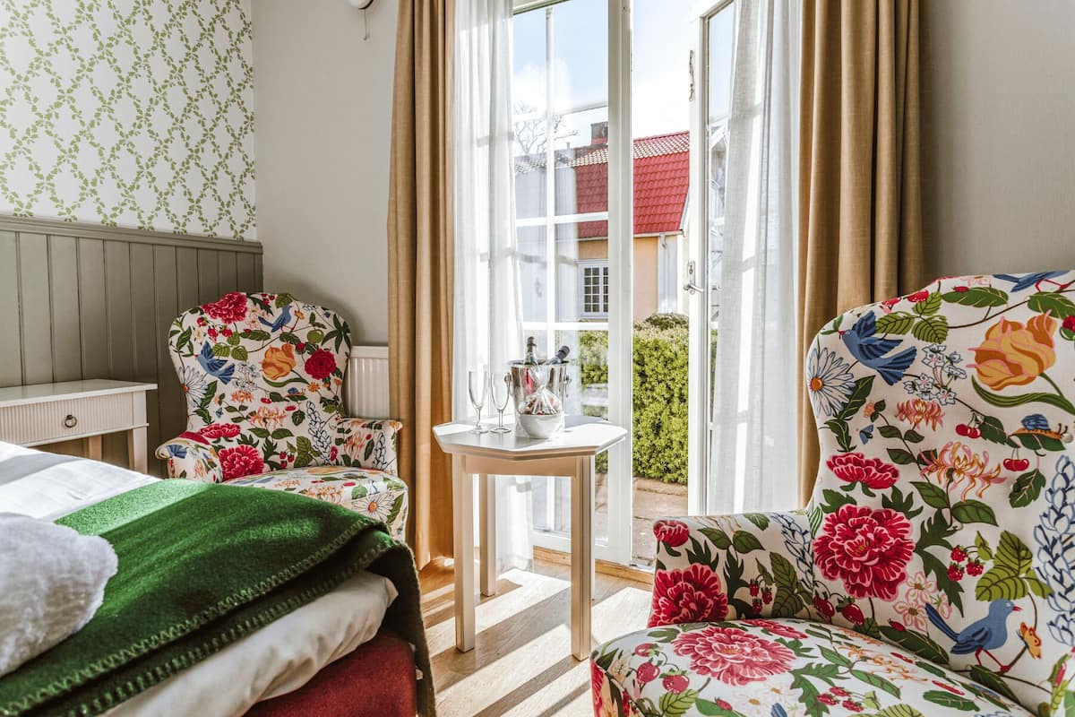 Classic Twin Room With Terrace | 1 bedroom, desk, blackout drapes, iron/ironing board