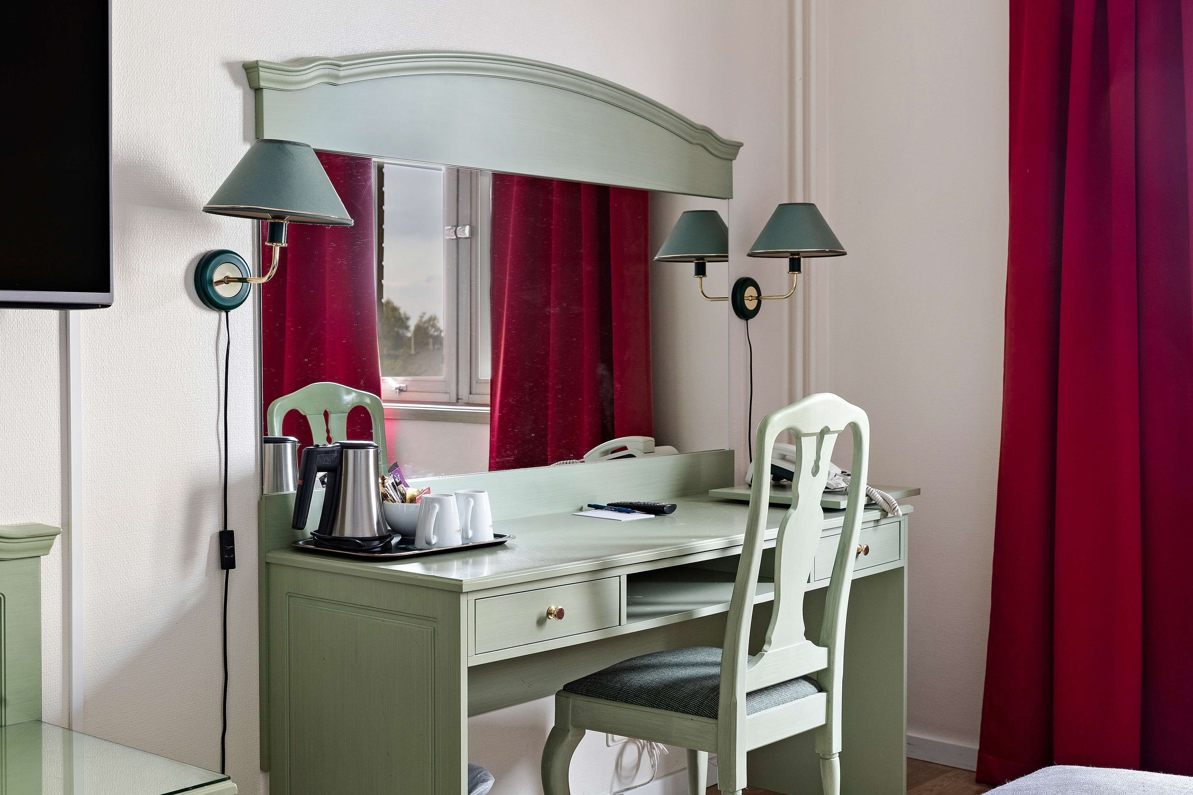 standard room, 2 single beds, non smoking | individually decorated, desk, blackout curtains, iron/ironing board