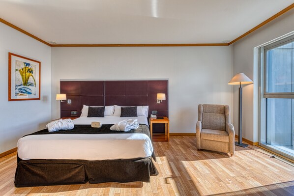 Presidential Suite | Minibar, in-room safe, desk, soundproofing