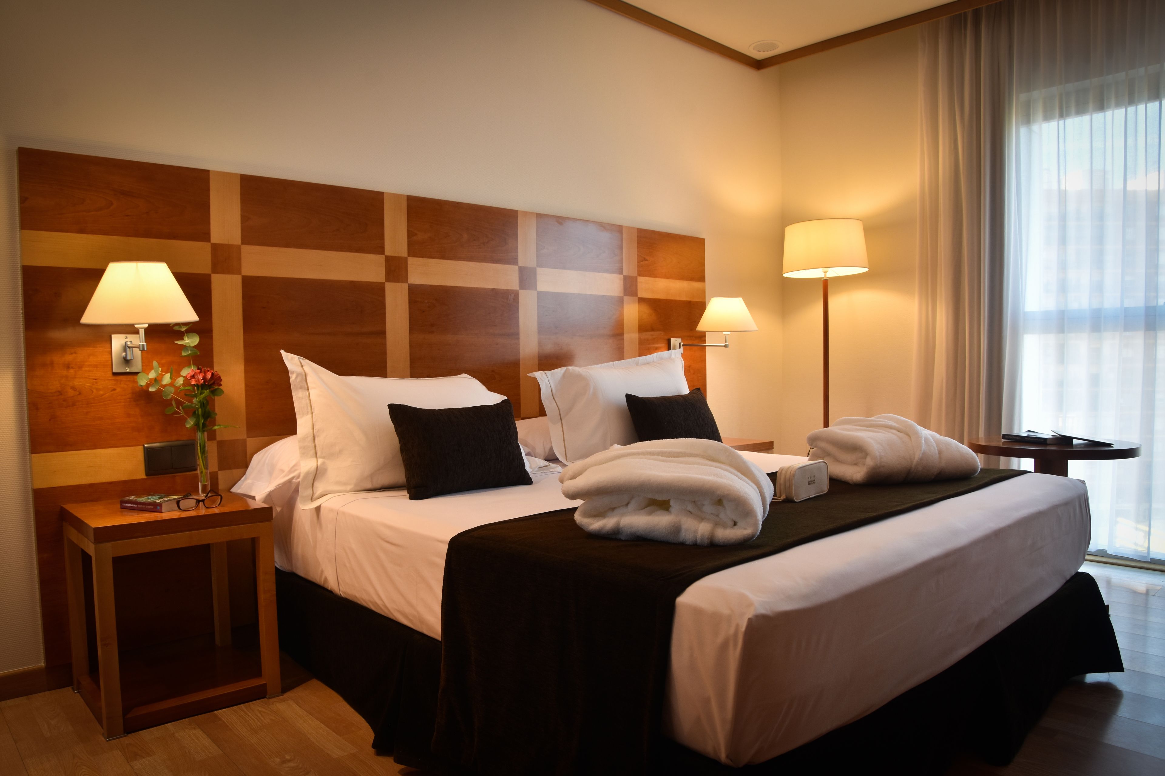 presidential suite | minibar, in-room safe, desk, soundproofing