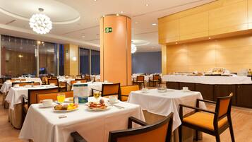 Desayuno buffet entre semana (con cargo)